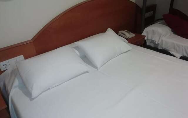 Hotel Cabo Festiñanza