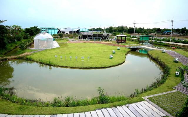 Menam Resort