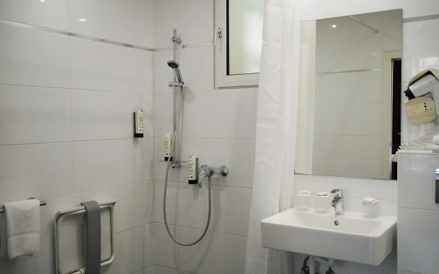 Hotel Gabriel Issy