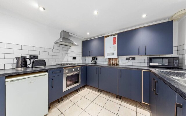 Serviced Flat Near Hyde Park Marble Arch W2 London