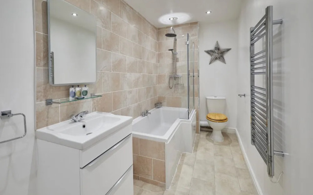 Host Stay Apartment 1
