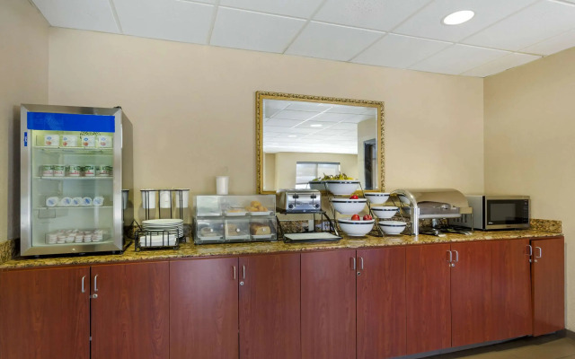 Comfort Inn Green Valley I-19