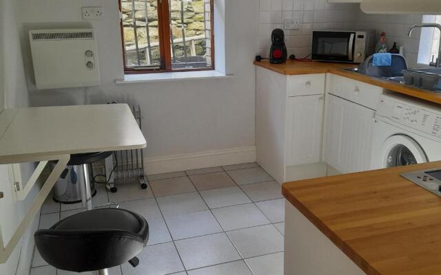 Cosy Apartment Close to Tunnels Beaches