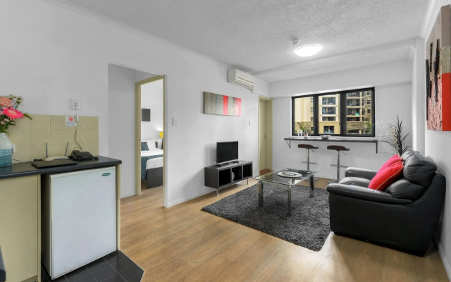 Central Brunswick Apartment Hotel