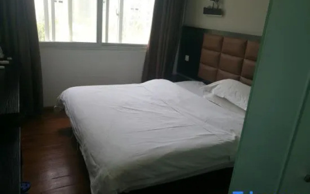 Xunjia Fashion Hotel (Zhengzhou Liulin Subway Station Branch)