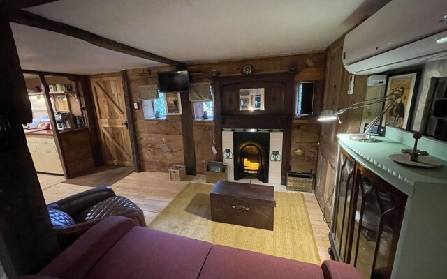 Remarkable Boultons Barn With hot tub