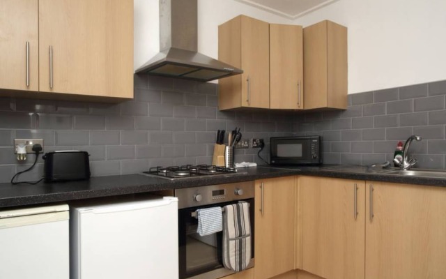 Central 2 Bedroom Flat In Edinburgh