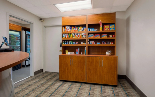 MainStay Suites Wilmington - University Area