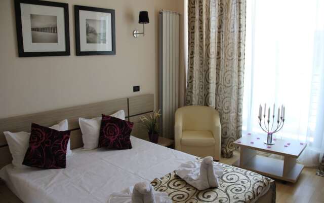 Sangria Luxury Family