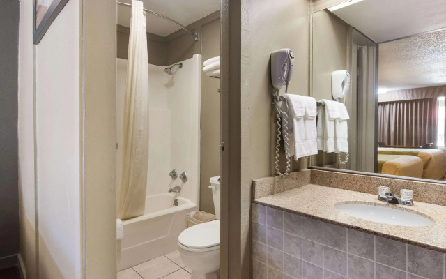 Econo Lodge Pittsburgh I-79