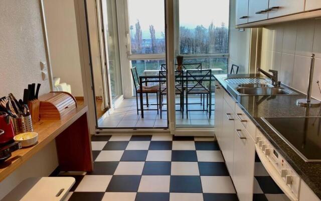 Your bright and spacious apartment by the lake