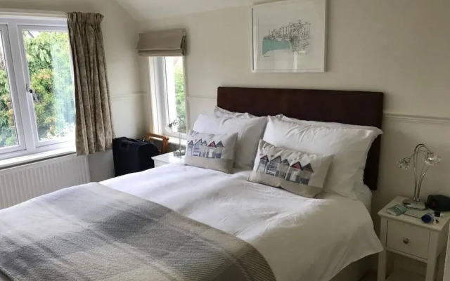 Coombe Bank Guest House