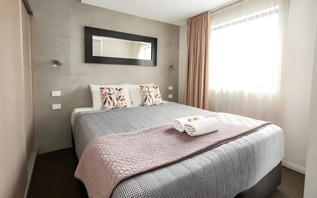Boulevard on Beaumont – Guest Rooms – Newcastle