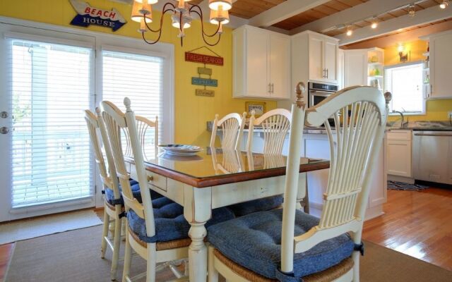 Holden Jeanie 4 Bedroom Home by RedAwning