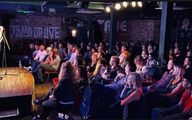 1br-4guests-pool-gym-parking-neargreenwich