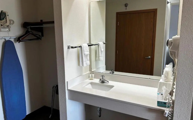 Super 8 by Wyndham Ida Grove