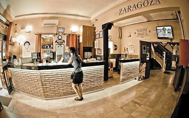 Albergue Zaragoza Hostel