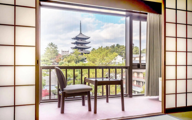 NARA Visitor Center & Inn