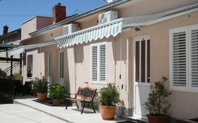 Room Magda - free parking R1 Trogir, Riviera Trogir