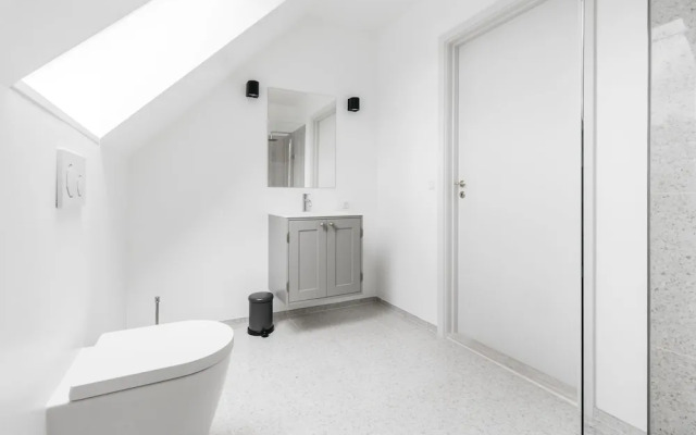 Majestic 300m2 Apartment