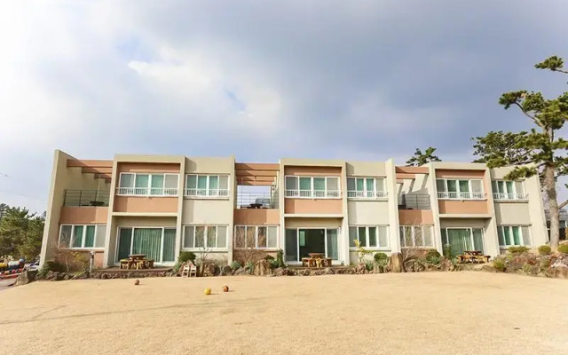 Jeju Nangbile House Pension