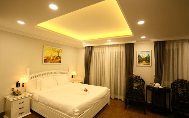 Diamond Queen Hotel