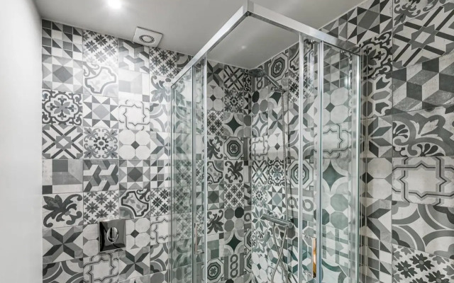 GuestReady - The Lucky One