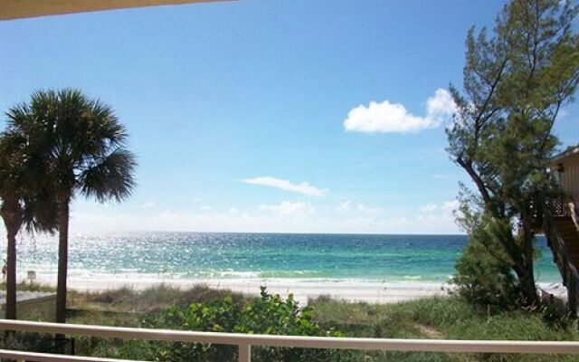 Club Bamboo South - Bradenton Beach