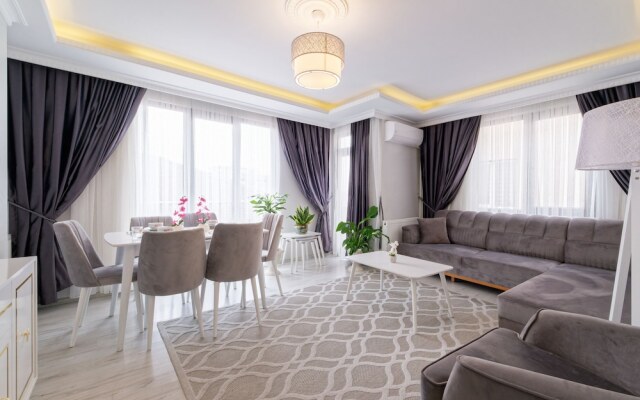 Stunning Gorgeous 2 BR near Golden Horn