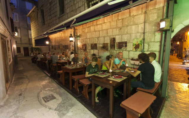 Guest House Floreus Cres