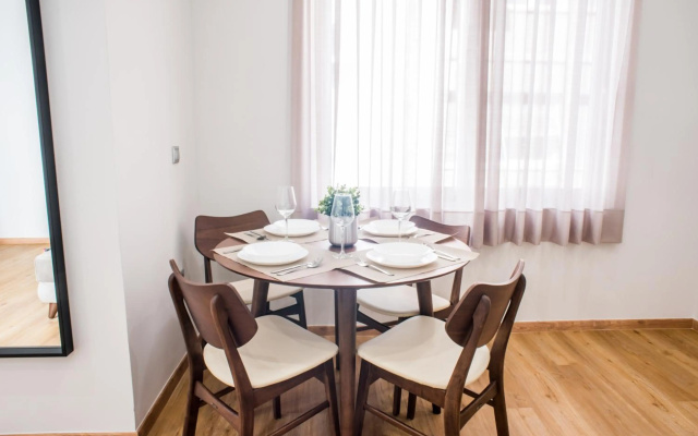 A23 Sunny & Cosy suite with balcony near Parthenon