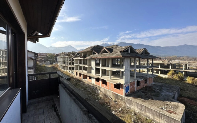 Spacious Mountain View Apartment