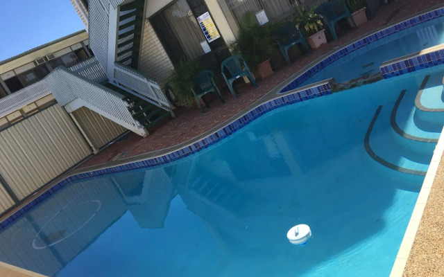 Tropical Gate Motor Inn