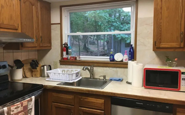 Beautiful Lakeside House Near Camelback