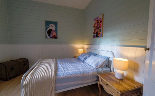 Ferntree Digs Cottage – Guest Rooms – Melbourne
