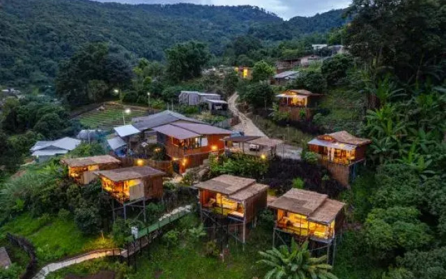MonLomNao Homestay