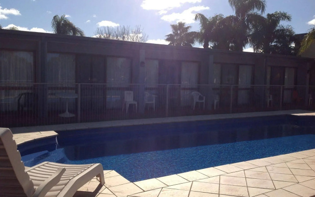 Sunraysia Motel & Holiday Apartments