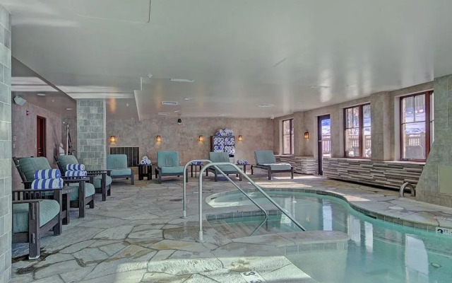 One Ski Hill Place S8103