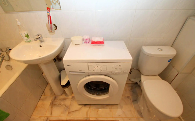 Tverskaya Street (Тверская Стрит) на улице Садовая-Триумфальная 18-20