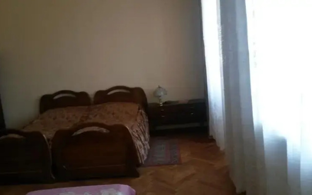 Big House Small Price