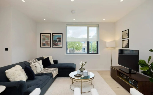 The Brondesbury Place - Bright 2bdr Flat With Balcony + Parking