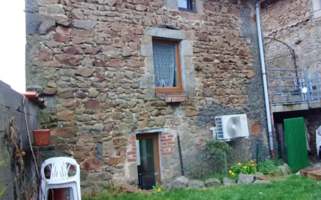 House With 2 Bedrooms in Valprivas, With Enclosed Garden