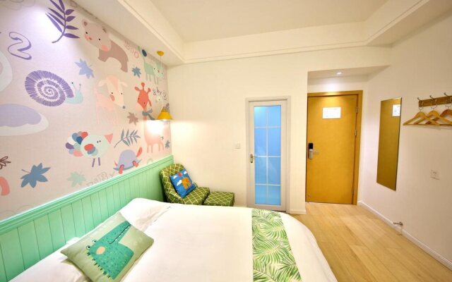 Time Machine Hotel