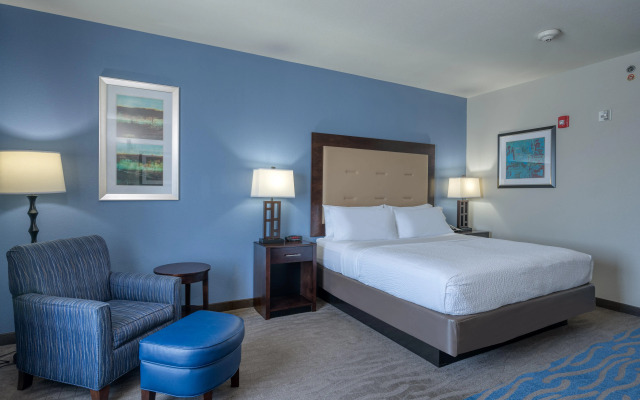 Holiday Inn Express & Suites Edwardsville by IHG