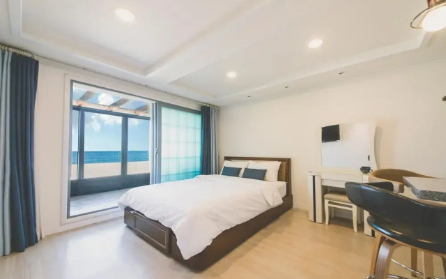 Gyeongpo East Pension