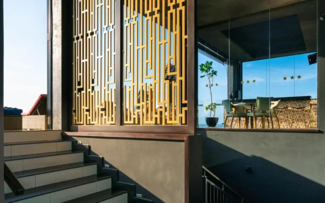 Rainbow Beach Hotel