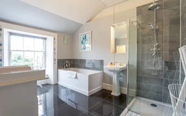 Huge Luxury Townhouse in the City Centre