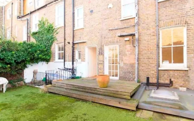 Veeve  Burnaby Street