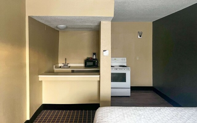 Days Inn By Wyndham Muskegon