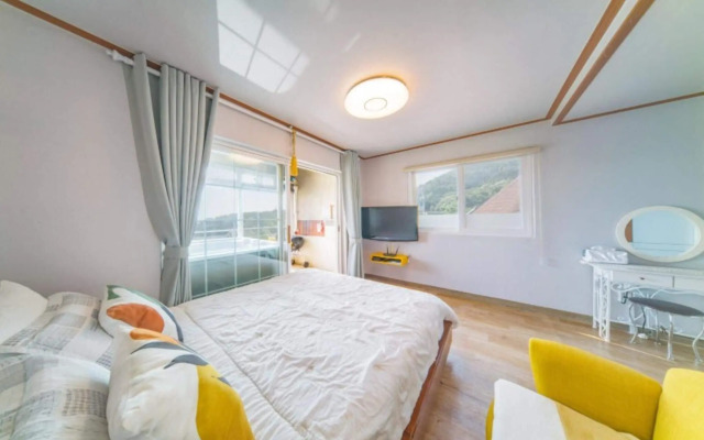 Ganghwado Petite Pension